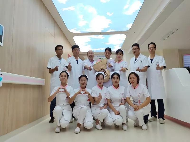 這個(gè)國慶，西安國際醫(yī)學(xué)中心人用守護(hù)向祖國深情表白