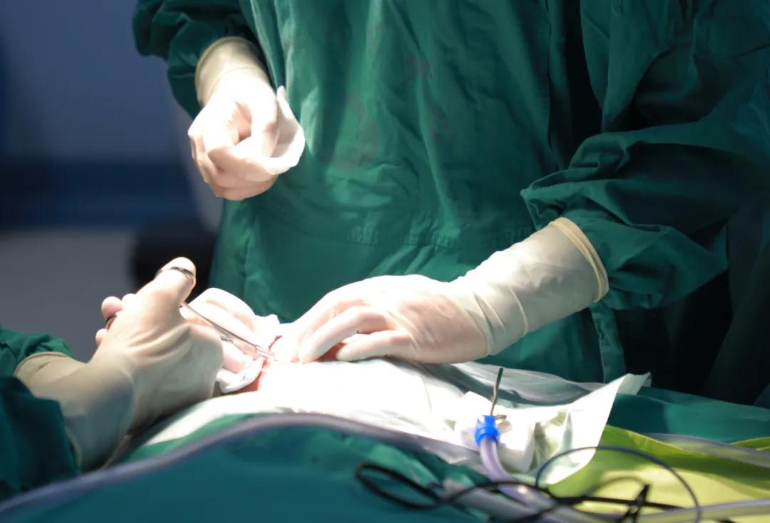 西安國際醫(yī)學(xué)中心醫(yī)院為兩歲聾兒成功實(shí)施人工耳蝸植入術(shù)