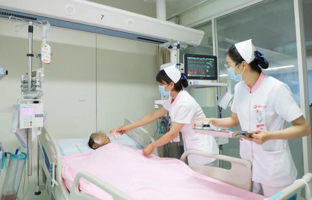 離死亡最近，離希望也更近——記西安國際醫(yī)學中心醫(yī)院胸外科ICU