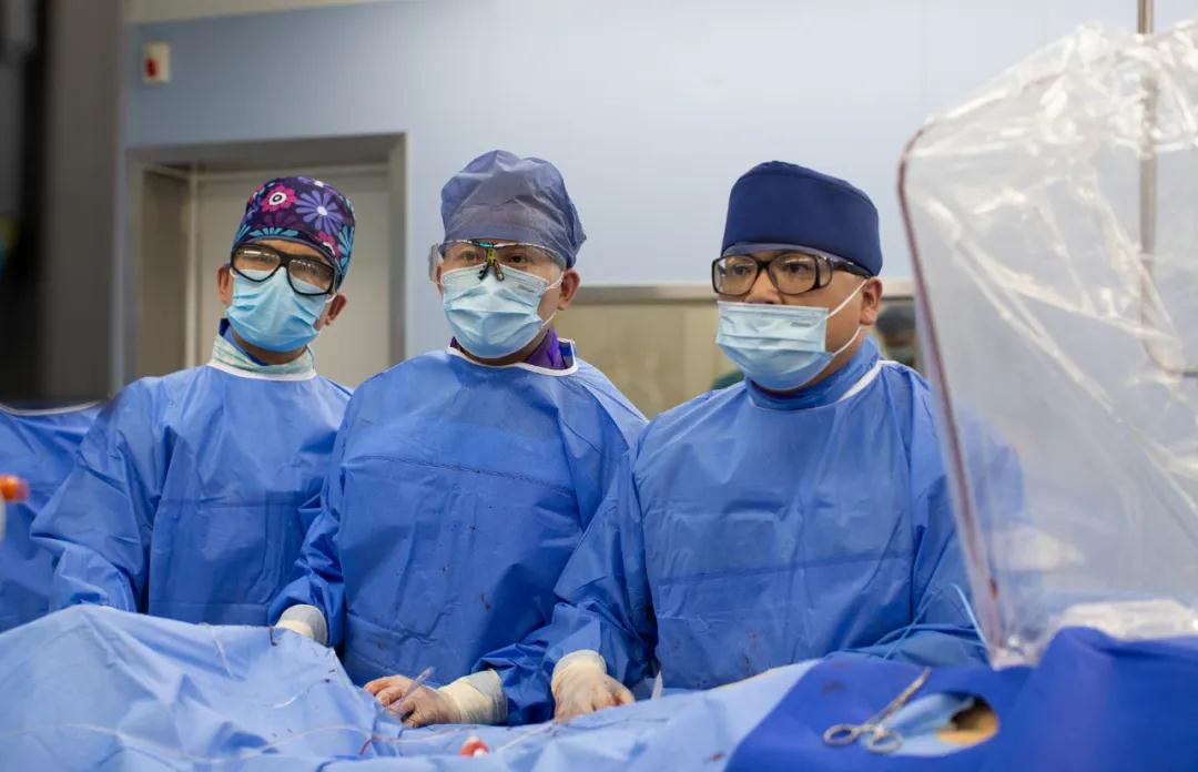 完美！僅5毫米手術(shù)傷口，解決七旬老人主動(dòng)脈夾層及多年“房顫”帶來的腦卒中煩惱！