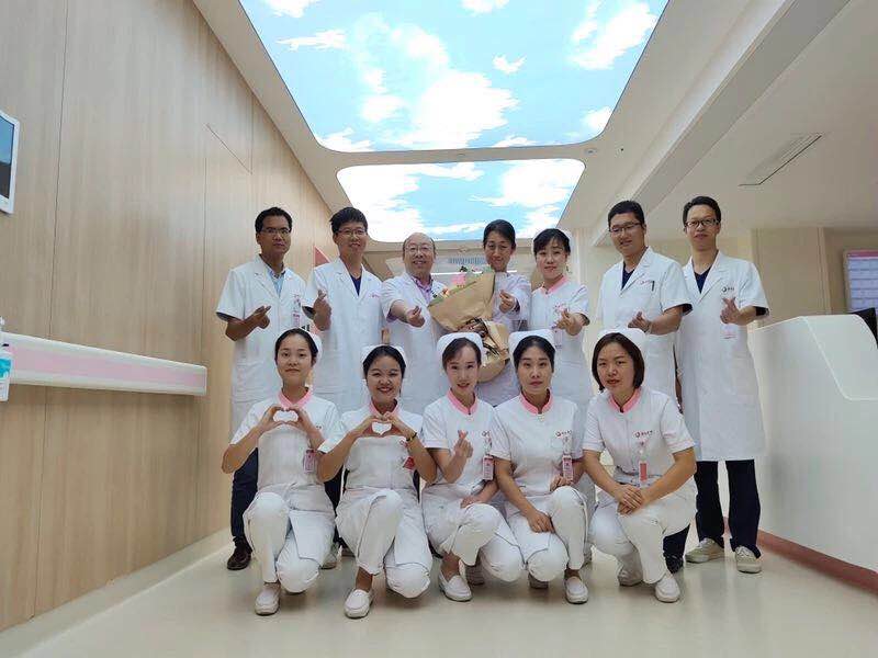 這個(gè)國慶，西安國際醫(yī)學(xué)中心人用守護(hù)向祖國深情表白