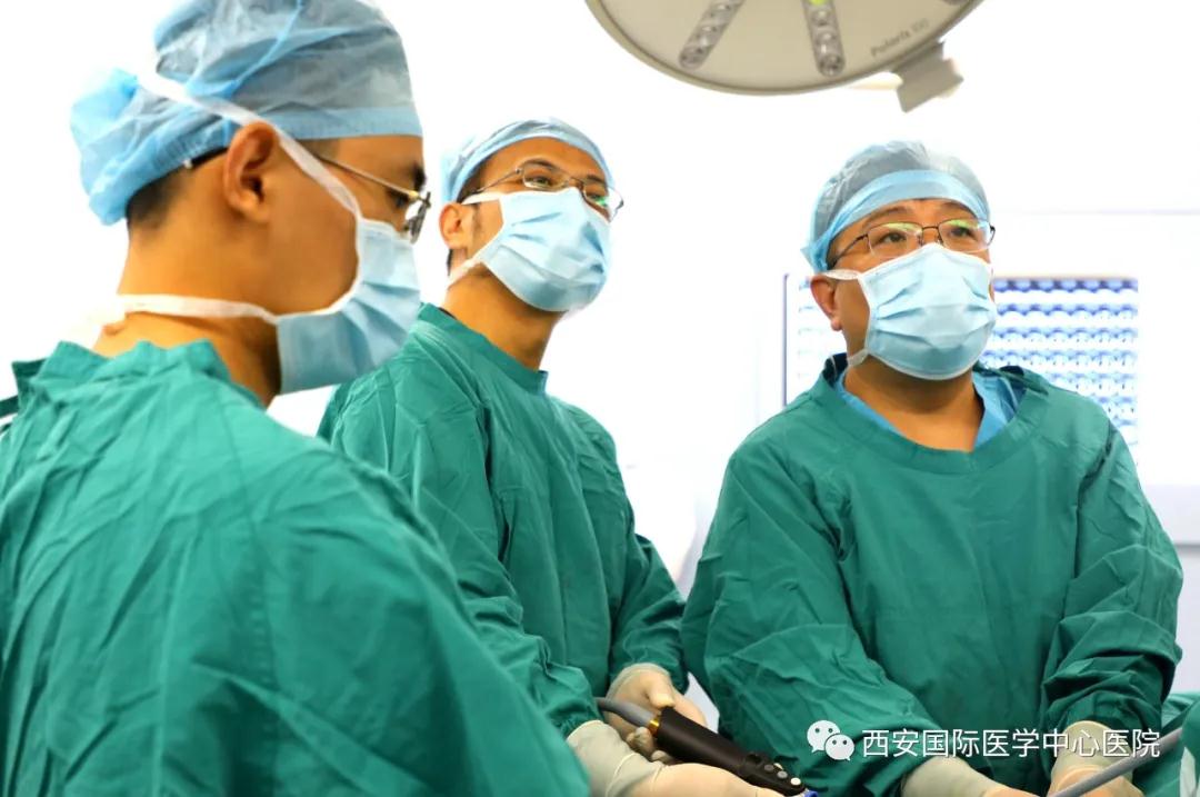 19年了，手上“汗流成河”！兩個小切口就治好這個“怪病”