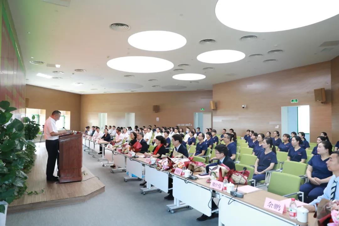 陽(yáng)光網(wǎng)—昔日并肩戰(zhàn) ，今日敘佳緣 隨州市中心醫(yī)院到國(guó)際醫(yī)學(xué)中心醫(yī)院參觀交流