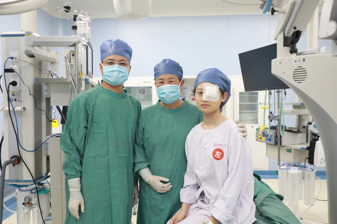 暑期摘鏡潮！18歲女孩開啟“無鏡”人生