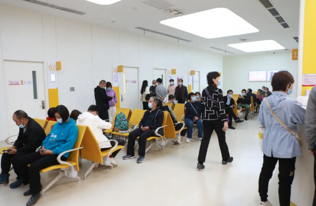 專家提醒：暴飲暴食容易誘發(fā)急性胰腺炎等疾??！