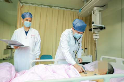 險！心臟驟停3分鐘 三科室上演教科書式急救接力