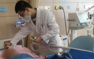 危急重癥、“大白肺” 90%以上恢復(fù)良好，他們?nèi)绾巫龅降模?>
				             </a>
                <div   id=