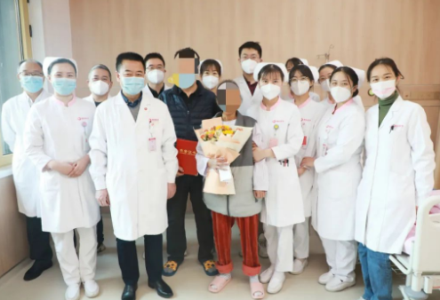 215天守護，2000多頁病例， 這位女士終見彩虹