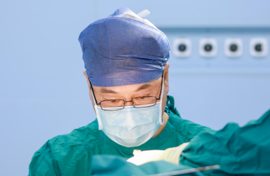 7歲遭遇油罐爆炸！單親媽媽“浴火重生”擺脫“異類”標(biāo)簽