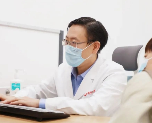 金屬支架長(zhǎng)進(jìn)肉里......呼吸專家妙手攻堅(jiān)